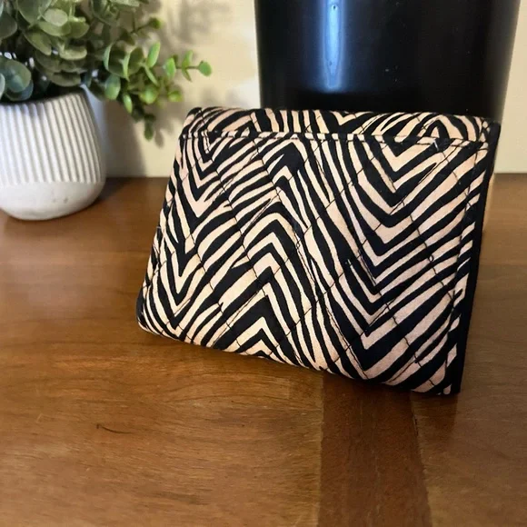 Vera Bradley Small Bifold Compact Snap Wallet - Picture 7 of 7